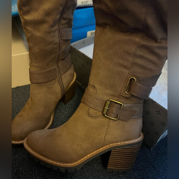 Sun + Stone Shoes - Sun + Stone Woman's Tan block Tall Heeled Boots.